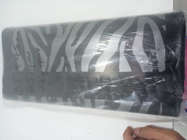 Bolsas por Kilos Alta Densidad con Estampado Negra con Rayas Grises Biodegradables 1kg - 65 bolsas aprox 35*45 cm - Imagen 2