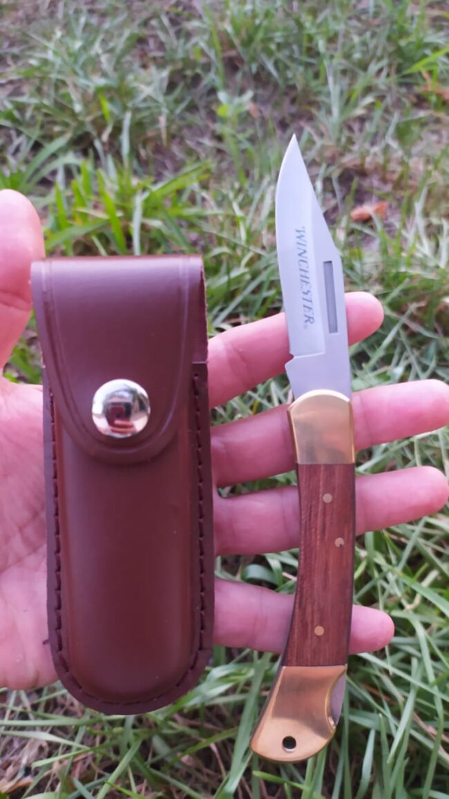 Navaja Winchester con funda color madera v04